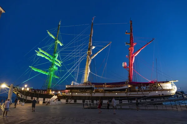 Venedig Italien Juli 2021 Det Italienska Flottskeppet Palinuro Ankare Vid — Stockfoto