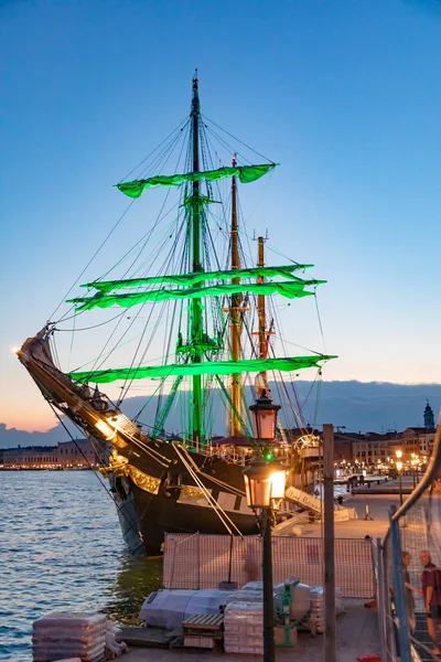 Venedik Talya Temmuz 2021 Talyan Donanma Gemisi Palinuro Venedik Rıhtımında — Stok fotoğraf