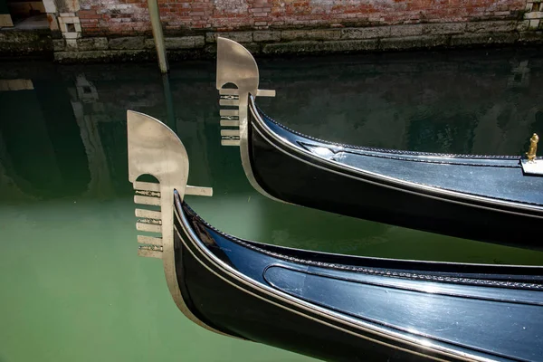 Detail Eines Eisernen Bogenelements Einer Gondel Als Symbol Für Venedig — Stockfoto