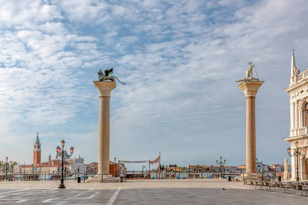 Plaza San Marcos Con Campanario Palacio Ducal Madrugada Venecia Italia — Foto de Stock