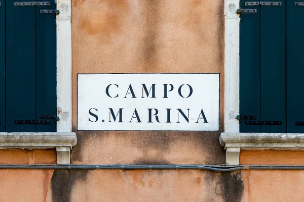 Кампанія Знаків Marina Engl San Marina Square Venice Italy — стокове фото