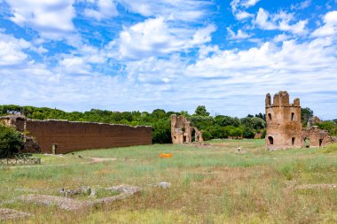 Maxentius Kalesi Sirki 'nin kalıntıları, Via Appia Antica, Roma Caracalla Sirki olarak da bilinir.