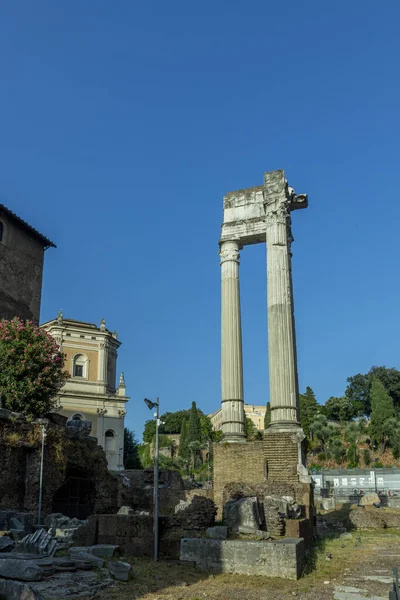 Παλαιοί Ρωμαϊκοί Πυλώνες Στο Forum Romanum Στη Ρώμη — Φωτογραφία Αρχείου