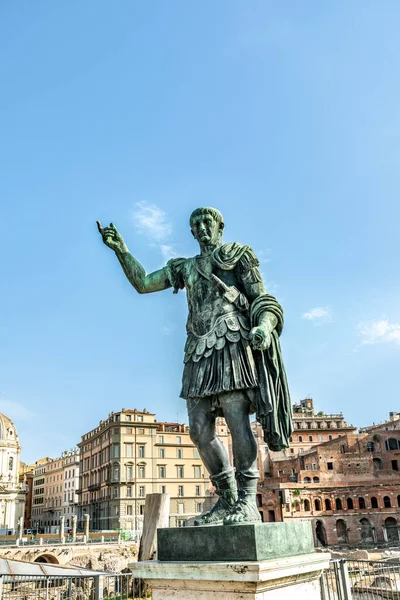 Estátua Trajano Com Inscrição Imp Caesari Nervae Traiano Optimo Principi1 — Fotografia de Stock