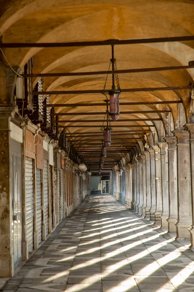 Schaduw Bij Colonnades Het San Marcoplein Venetië Italië — Stockfoto