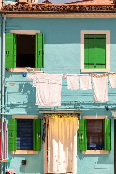 Colorful House Facade Island Burano Lagoon Venice Clothesline Italy — Stock Photo, Image