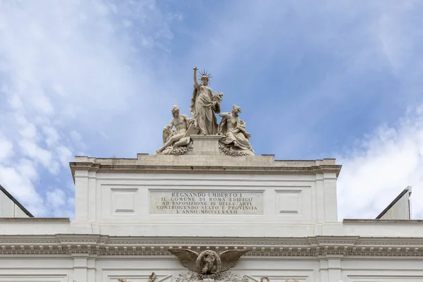 포지오니 Palazzo Delle Esposizioni 신고전주의 전시장으로 이탈리아 로마의 박물관으로 움베르토 — 스톡 사진