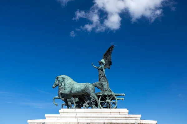 Statue Déesse Victoria Sur Monument Vittorio Emanuele Rome Italie — Photo