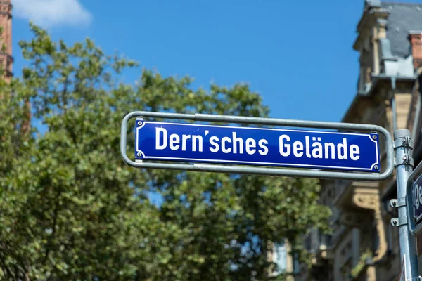 Signage Dernsches Gelaende Engl Plein Van Dern Wiesbaden Duitsland — Stockfoto