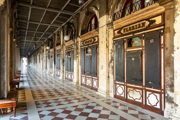 Venice Italy July 2021 Colonnade Mark Square Closed Cafe Florian — Stock Photo, Image