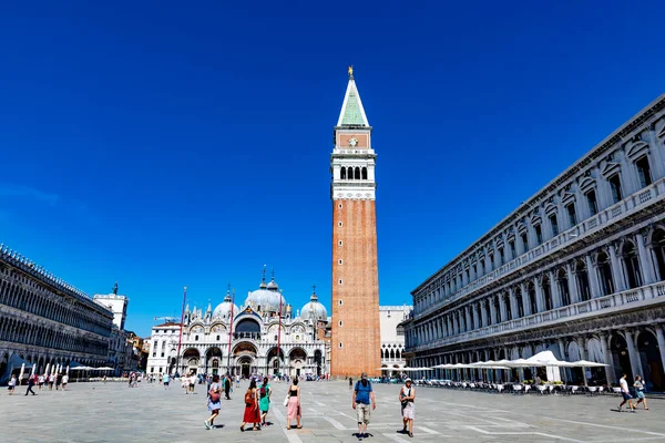 Velence Olaszország 2021 Július Turisták Látogassák Meg Szent Márk Campanile — Stock Fotó