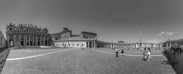 Řím Itálie Srpna 2021 Turisté Navštíví Náměstí Petra Vatikánu Slavnými — Stock fotografie