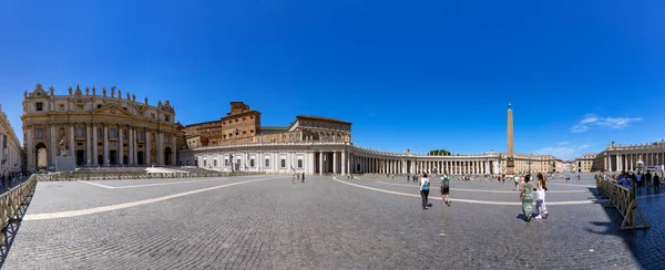 Rom Italien August 2021 Touristen Besuchen Den Petersplatz Vatikan Mit — Stockfoto