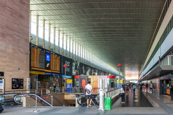 Roma Italia Julio 2021 Personas Estación Tren Roma Termini Están — Foto de Stock