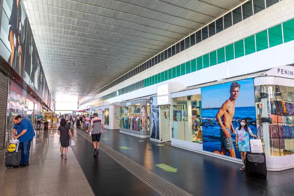 Řím Itálie Července 2021 Lidé Nádraží Roma Termini Jsou Cestě — Stock fotografie