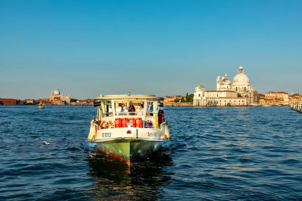 Βενετία Ιταλία Ιουλίου 2021 Πλοίο Στο Δρόμο Για Βενετία Θέα — Φωτογραφία Αρχείου