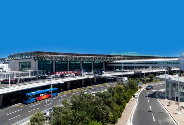 Roma, İtalya - 6 Ağustos 2021: Roma havaalanı Fiumicino, Roma. İtalya 'nın en büyük havaalanıdır..