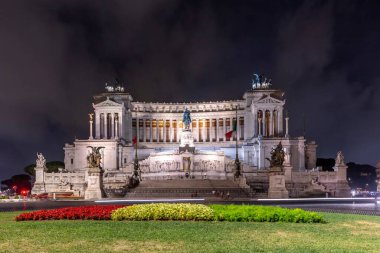 Roma, İtalya - 5 Ağustos 2021: Vittorio Emanuele Anıtı, Roma, İtalya.