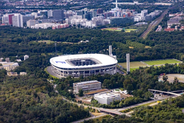 Frankfurt, Almanya - 6 Ağustos 2021: Waldstadion 'un havadan görünüşü, Eintracht Frankfurt futbol kulübü, Commerzbank arena olarak da bilinir..