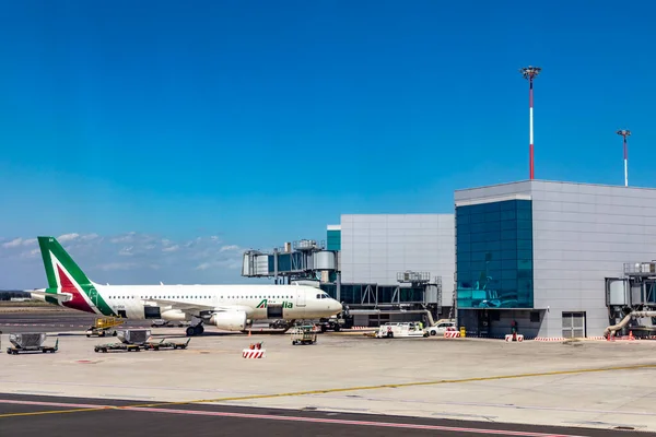 Rome Italy August 2021 View Roman Airport Fiumicino Rome Aircraft — Stock Photo, Image