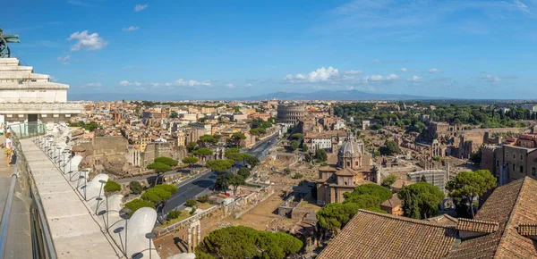 Roma Italia Agosto 2021 Gente Disfruta Espectacular Vista Horizonte Roma — Foto de Stock