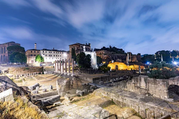 Vista Notturna Del Foro Romano Con Sito Archeolociale Roma — Foto Stock