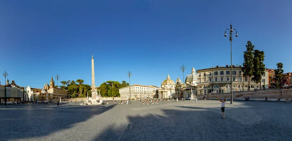 2021年8月3日 意大利罗马 人们去罗马著名的人民广场参观方尖碑 — 图库照片