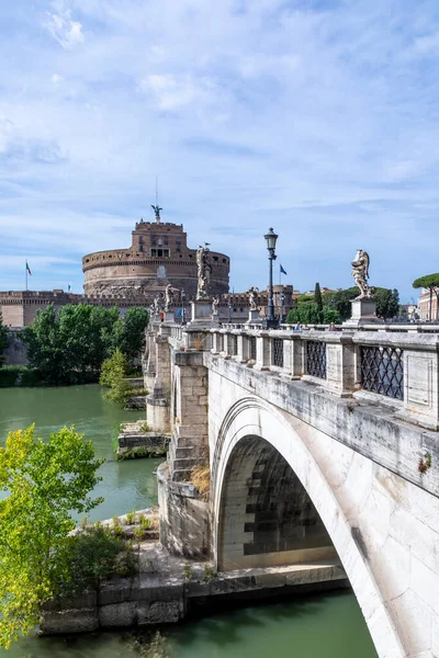 Roma Italia Agosto 2021 Gente Disfruta Visitando Castillo Del Santo — Foto de Stock