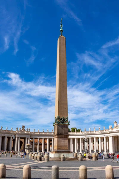 2021年8月2日 意大利罗马 罗马梵蒂冈圣彼得广场 Obelisco Piazza San Pietro 的古埃及方尖碑 — 图库照片