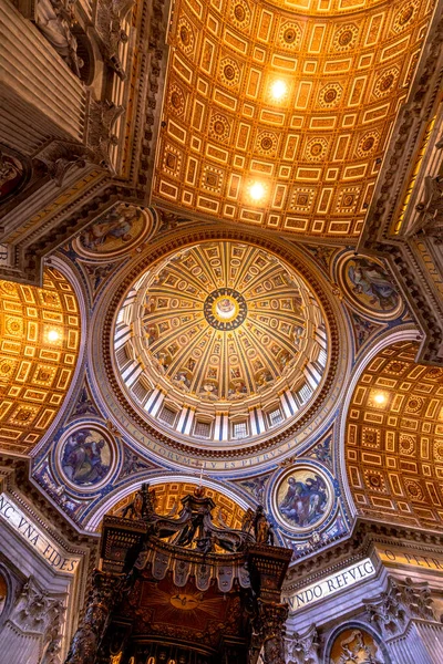 Rzym Włochy Sierpnia 2021 Wnętrze Bazyliki Piotra Watykanie Rzym Włochy — Zdjęcie stockowe