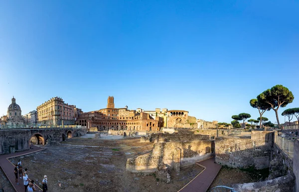 Rome Italië Juli 2021 Mensen Bezoeken Romeins Forum Keizerlijk Forum — Stockfoto