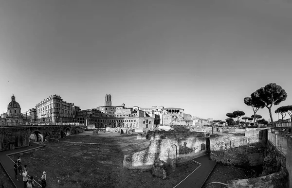 Rom Italien Juli 2021 Människor Besöker Det Romerska Forumet Kejsar — Stockfoto