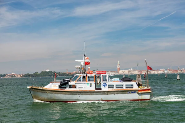 Veneza Itália Julho 2021 Navio Associação Controle Lagoa Unita Assistenza — Fotografia de Stock