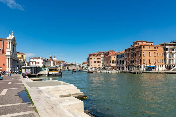 Venise Italie Juillet 2021 Personnes Traversant Grand Canal Ponte Degli — Photo