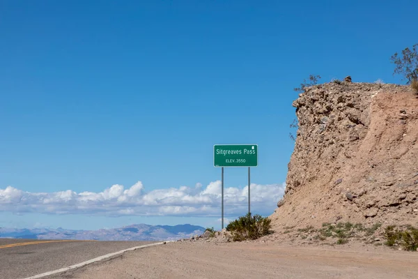 Signage Sitgraves Pass Route Golden Valley Usa — Stock Photo, Image