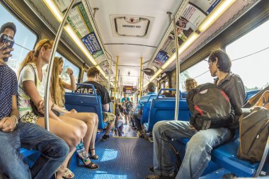 insanlar şehir merkezi metro otobüs Miami, ABD