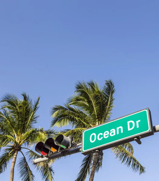 Straßenschild der berühmten Straße Ocean Drive in Mami South Beach — Stockfoto