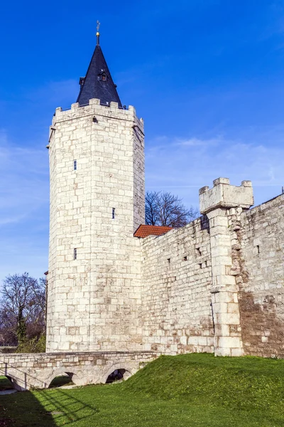 Wieża starego muru miejskiego w Muehlheim — Zdjęcie stockowe