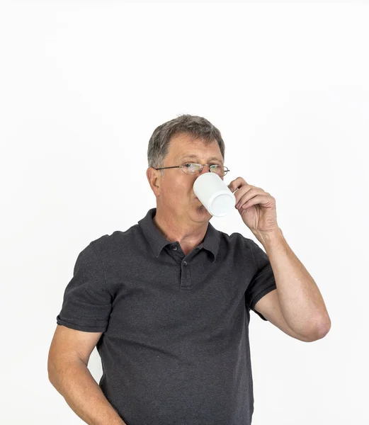 Man smoking and drinking coffee — Stock Photo, Image