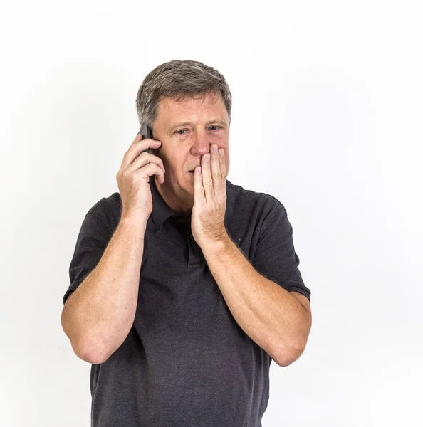 Retrato de hombre feliz usando en el teléfono celular — Foto de Stock