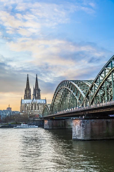 Cathédrale de Cologne et skyline, Allemagne — Photo