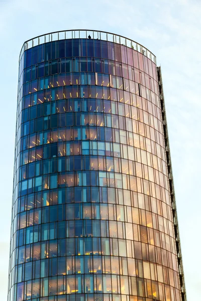 Pohled na mrakodrap Kolín trojúhelník v Kolíně nad Rýnem — Stock fotografie
