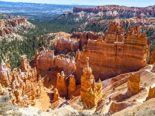 Great spires carved away by erosion in Bryce Canyon National Par — Stock Photo, Image