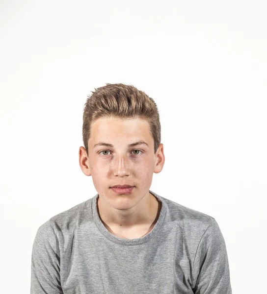 Atraente caucasiano adolescente menino no estúdio — Fotografia de Stock