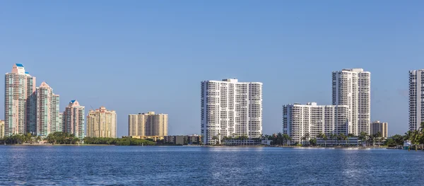 Skyline of Miami with ocean — Stock Photo, Image