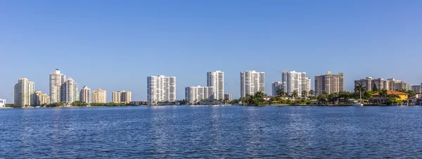 Skyline of Miami with ocean — Stock Photo, Image