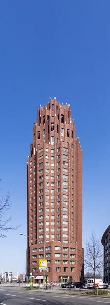 Huvudtorget skyskrapa med blå himmel — Stockfoto