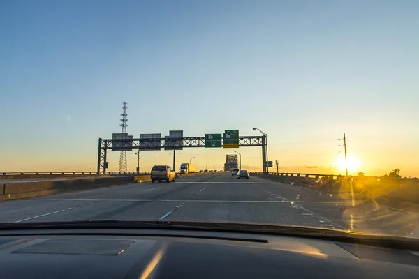 Crossing the Mississippi in sunset at Baton Rouge — Stock Photo, Image