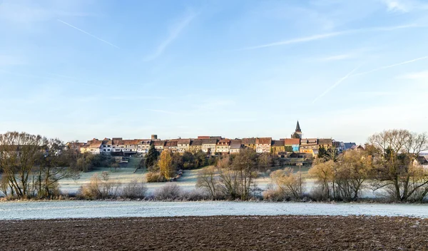 Staré stavět zdi středověkého města půl titulní domů ve městě idstein w — Stock fotografie