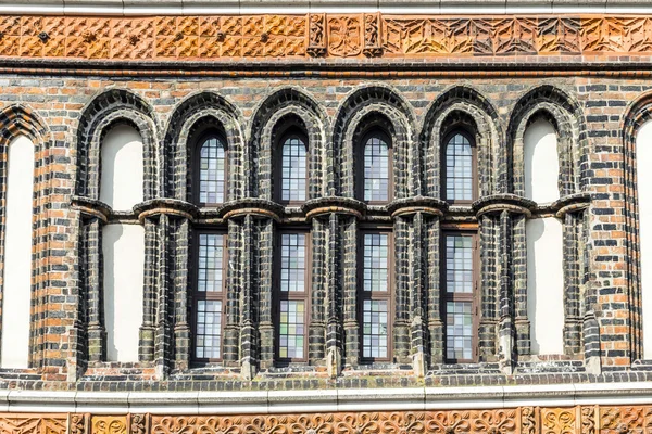 O Portão Holsten (Holstentor) na cidade velha de Lubeck, Schleswig-Hols — Fotografia de Stock